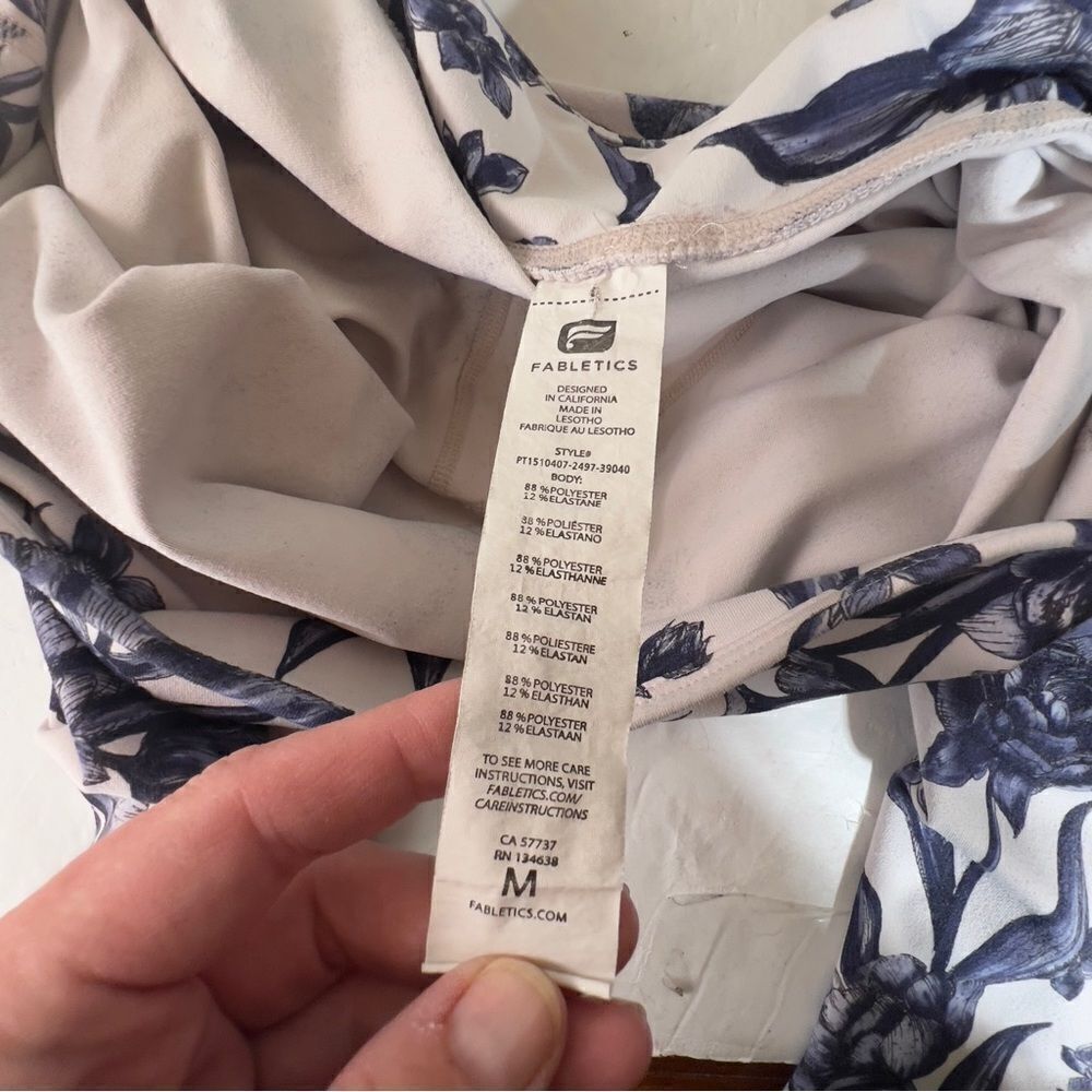 Define PowerHold High-Waisted Capri - Fabletics medium‎ - Picture 8 of 11